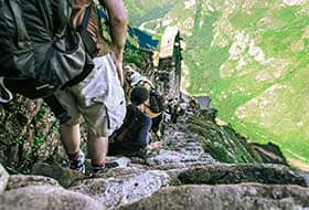 Descendiendo de la Montaña Huayna Picchu