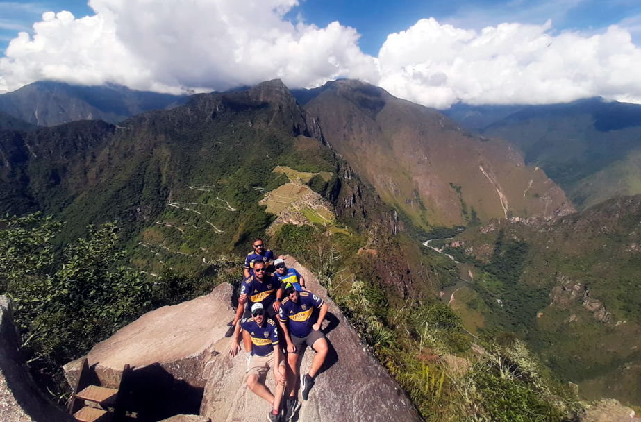 Vista de Machu Picchu desde la montaña sagrada Huayna Picchu